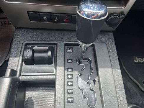 Used 2012 Jeep Liberty Sport w/ Popular Equipment Group AWD/4WD image 21