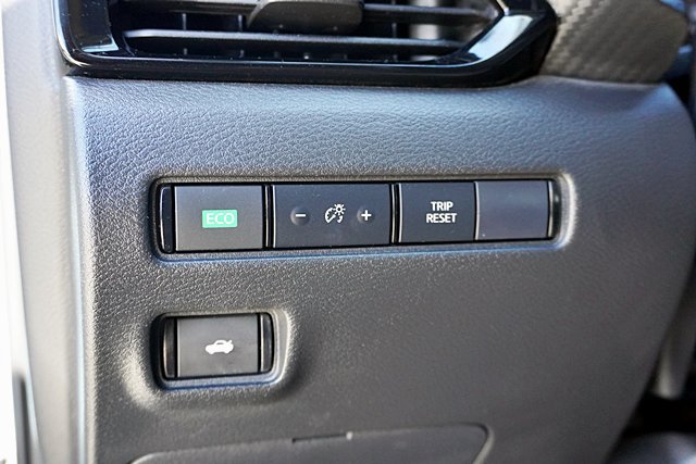 Used 2024 Nissan Sentra SV FWD image 33