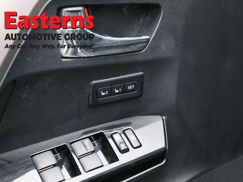 Used 2018 Toyota RAV4 Limited image 22