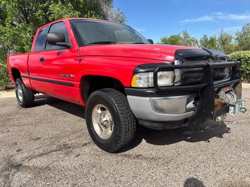 Used 1999 Dodge Ram 1500 Truck 4x4 Quad Cab image 2