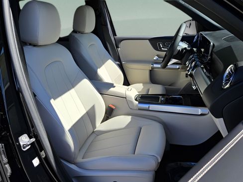 New 2026 Mercedes-Benz GLB 250 image 16