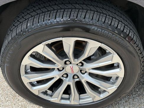 Used 2024 GMC Yukon Denali w/ LPO, Floor Liner Package AWD/4WD image 9