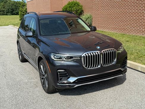 Used 2021 BMW X7 xDrive40i w/ Cold Weather Package AWD/4WD image 19