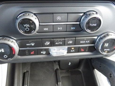 New 2025 Ford Bronco Big Bend w/ Black Diamond Package AWD/4WD image 19