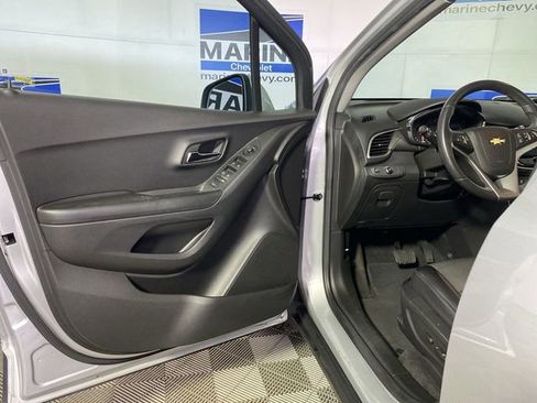 Certified 2022 Chevrolet Trax LT w/ Driver Confidence Package image 27