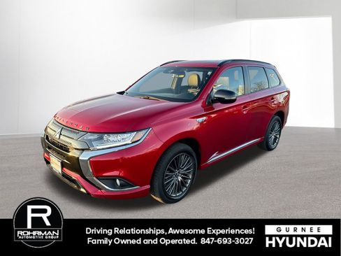 Used 2022 Mitsubishi Outlander LE image 1