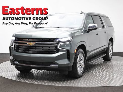 Used 2023 Chevrolet Suburban Premier image 1