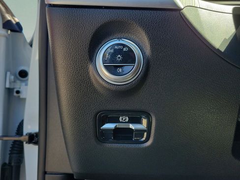 Used 2023 Mercedes-Benz C 43 AMG 4MATIC Sedan image 25