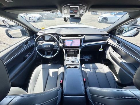 New 2026 Jeep Grand Cherokee L Limited AWD/4WD image 24