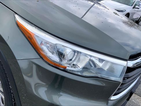 Used 2015 Toyota Highlander XLE image 26