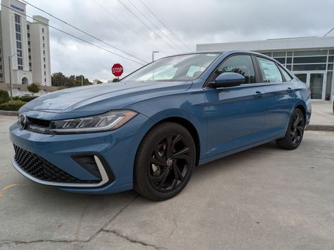 New 2026 Volkswagen Jetta SE image 8