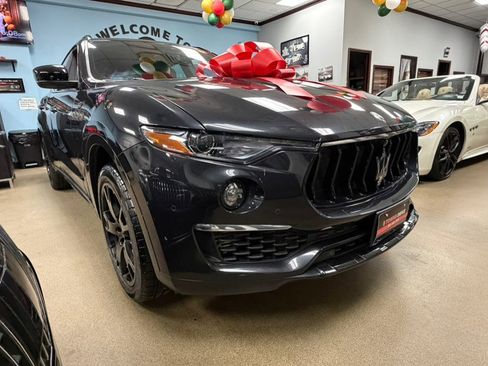 Used 2022 Maserati Levante GT AWD/4WD image 16