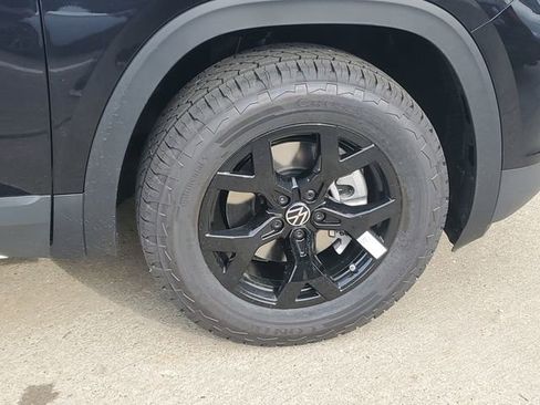 New 2026 Volkswagen Atlas Peak Edition image 6