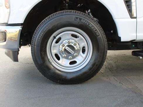 Used 2024 Ford F250 XL w/ XL Chrome Package RWD image 29