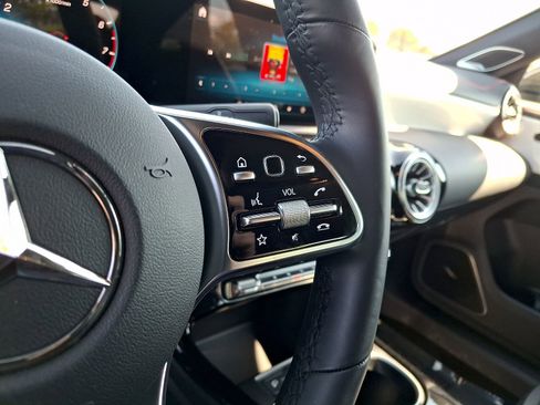 Used 2023 Mercedes-Benz CLA 250 4MATIC image 21
