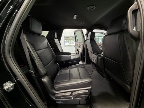 Used 2025 GMC Yukon Denali AWD/4WD image 14