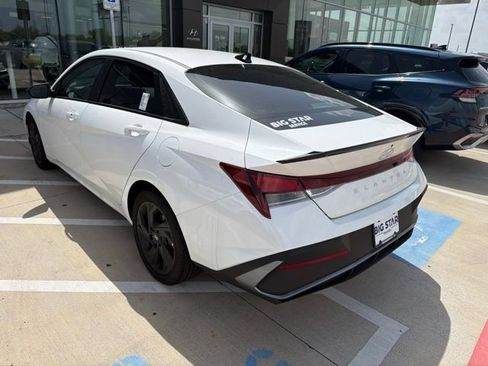 Used 2026 Hyundai Elantra Sport FWD image 2