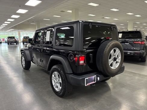 Used 2022 Jeep Wrangler Unlimited Sport AWD/4WD image 6