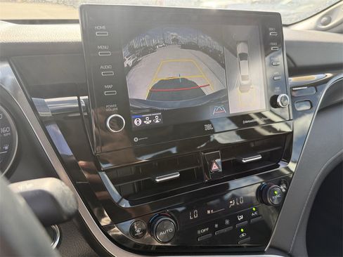 Used 2022 Toyota Camry XSE image 19
