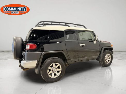 Used 2014 Toyota FJ Cruiser 4WD w/ Convenience Package image 8