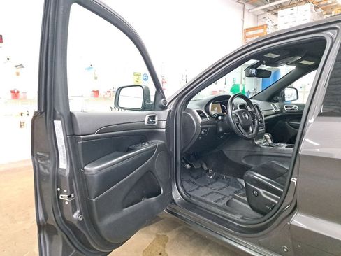 Used 2018 Jeep Grand Cherokee Altitude image 10