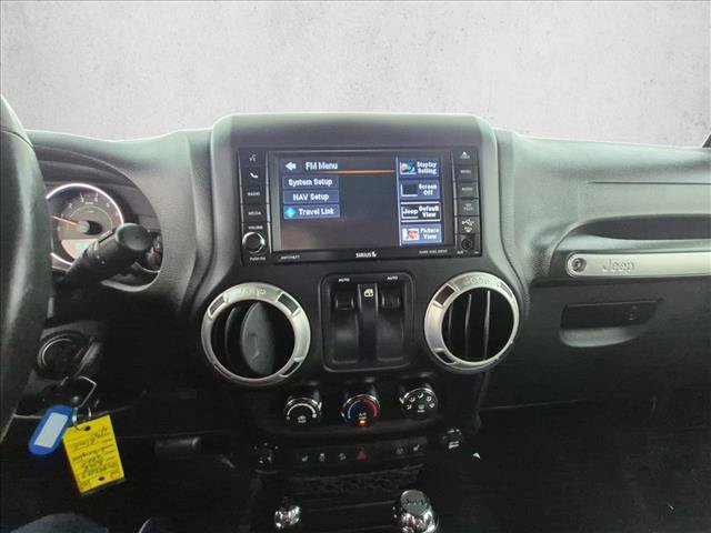 Used 2018 Jeep Wrangler Sahara w/ Connectivity Group AWD/4WD image 14
