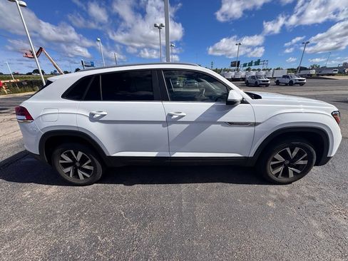 Used 2022 Volkswagen Atlas Cross Sport SE AWD/4WD image 6