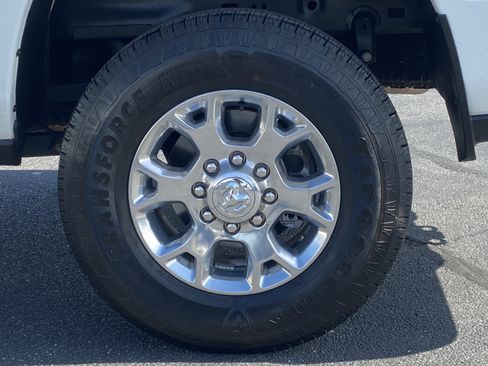 Used 2024 RAM 2500 Laramie AWD/4WD image 7