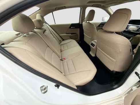 Used 2016 Honda Accord Touring image 29