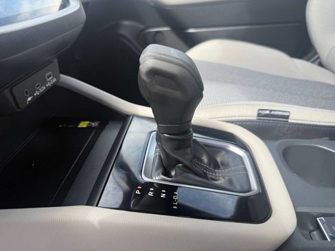 Used 2025 Subaru Forester Premium image 24