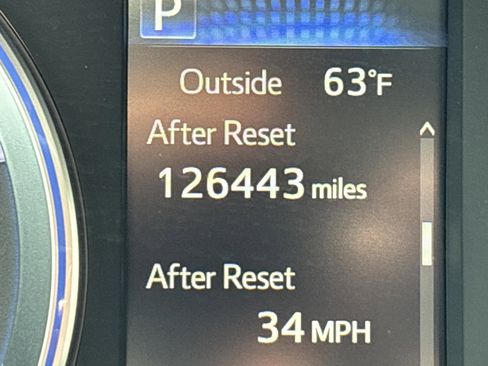 Used 2019 Toyota Highlander XLE AWD/4WD image 21