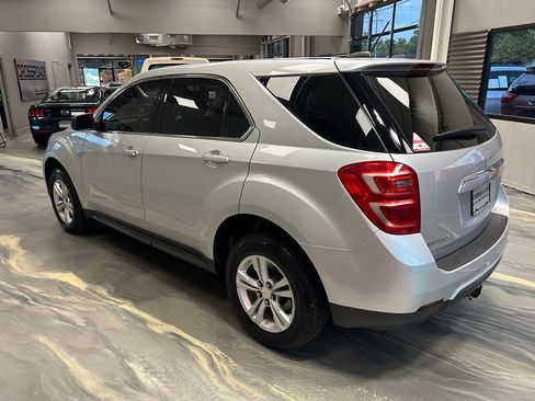 Used 2017 Chevrolet Equinox LS FWD image 29
