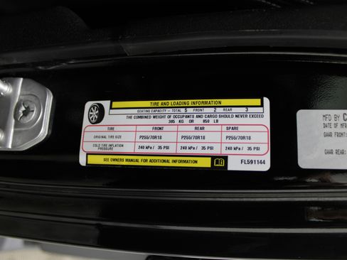 Used 2015 Jeep Wrangler Unlimited Sahara w/ Connectivity Group image 35