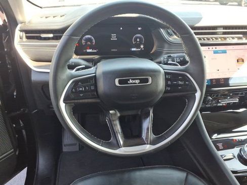 Used 2023 Jeep Grand Cherokee Limited AWD/4WD image 7