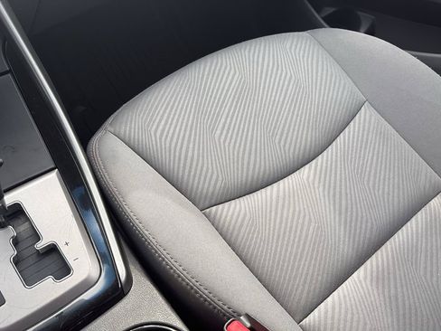 Used 2013 Hyundai Elantra GLS FWD image 17
