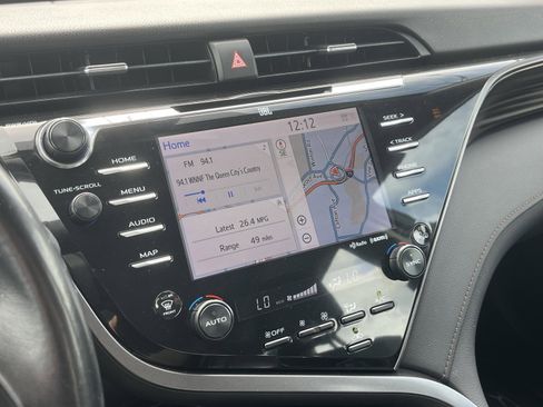 Used 2019 Toyota Camry XLE image 21