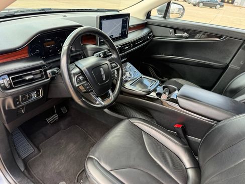 Used 2023 Lincoln Nautilus Reserve AWD/4WD image 11
