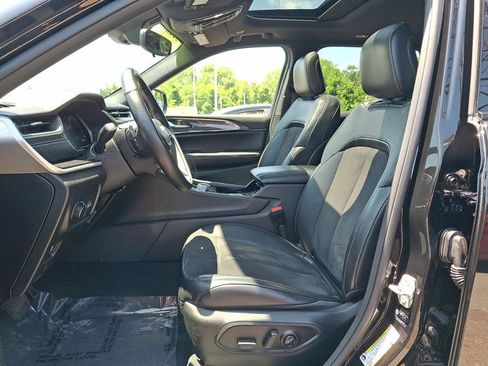 Used 2022 Jeep Grand Cherokee Altitude AWD/4WD image 12