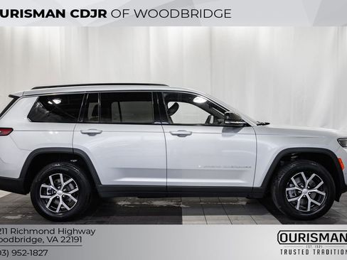 Used 2024 Jeep Grand Cherokee L Limited w/ Luxury Tech Group II image 3