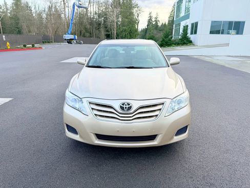 Used 2011 Toyota Camry LE image 8