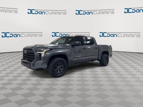 Used 2025 Toyota Tundra SR5 AWD/4WD image 4