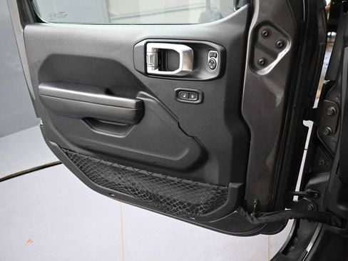 Used 2019 Jeep Wrangler Unlimited Sport S AWD/4WD image 11