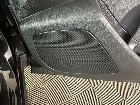 Used 2022 Toyota Corolla Cross L AWD/4WD image 31