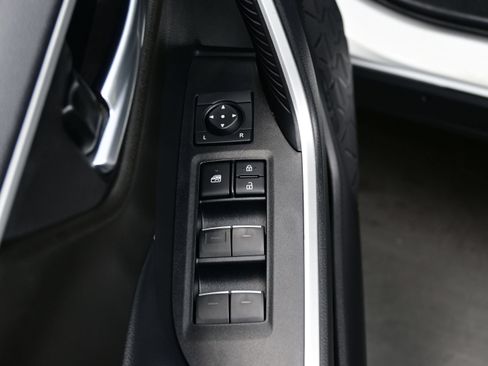 Used 2022 Toyota RAV4 XLE AWD/4WD image 10