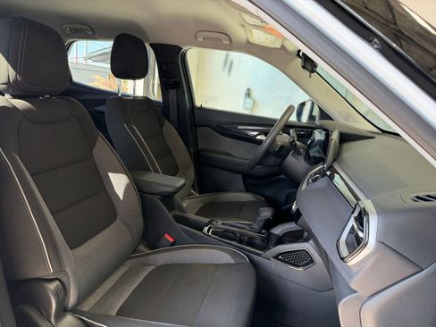 Used 2025 Chevrolet TrailBlazer LT image 34