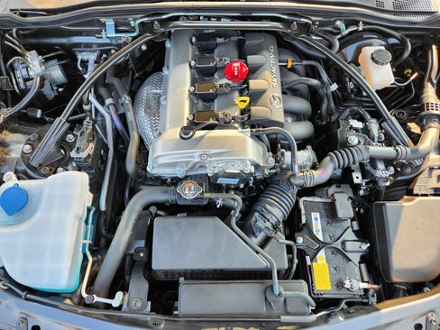 Used 2024 MAZDA MX-5 Miata RF Grand Touring RWD image 9