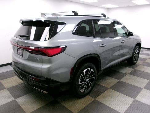 Used 2025 Buick Enclave Sport Touring w/ Power Package AWD/4WD image 13