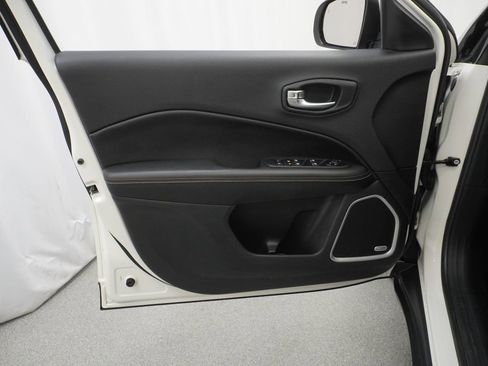 Certified 2020 Jeep Compass Latitude image 41