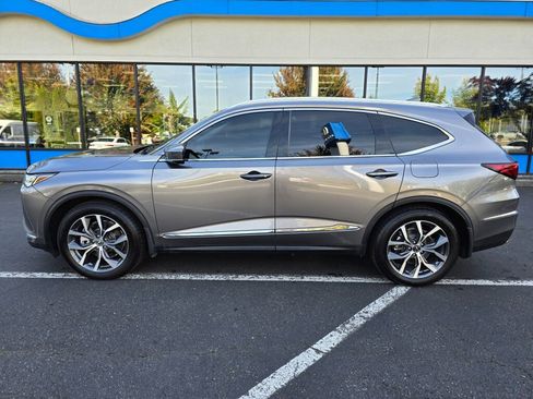 Used 2022 Acura MDX SH-AWD w/ Technology Package image 2