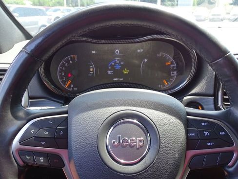 Used 2021 Jeep Grand Cherokee Laredo X image 30